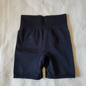 T/ALA Hosta Party Shorts in Black Size Large